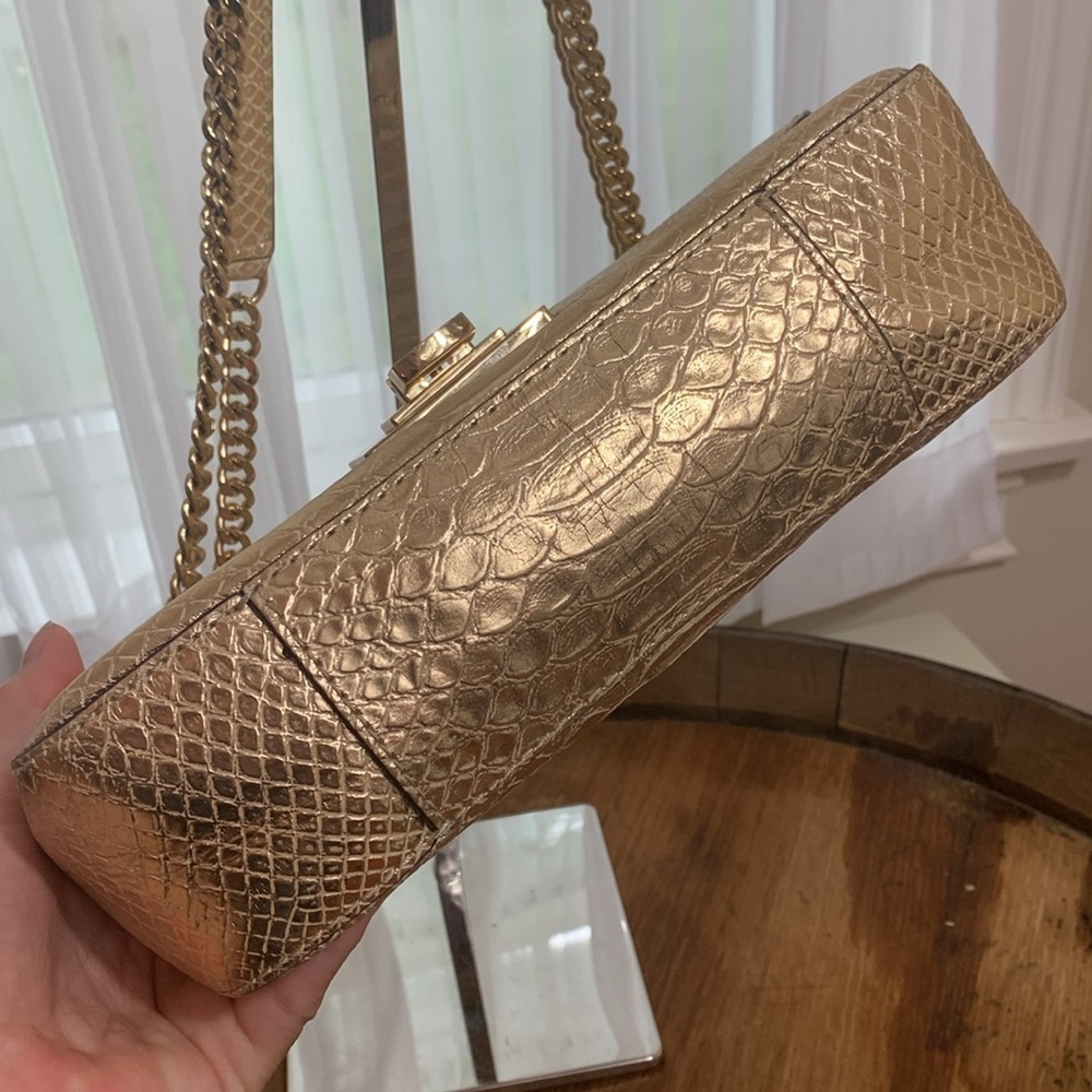 Michael Kors Med Tina Convertible Pale Gold Flap Flip Lock Embossed Leather Bag - Picture 7 of 17